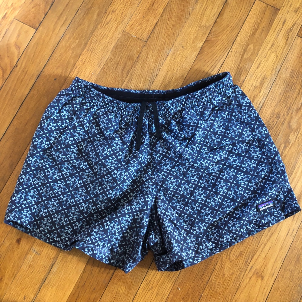 Patagonia Women’s Baggies Shorts Blue Ikat Geometric Pattern sz M
